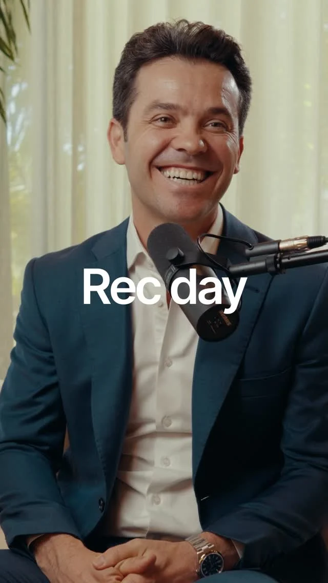 Hoje foi dia de gravação de conteúdo especialmente pra vocês. Um super obrigado a @dragabrielastrafacci e a @camilaborriero pela ajuda 💪🏼, além do suporte e estrutura da equipe do @vinimunniz @biel.sal_ 🎥