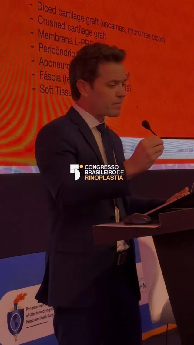Um pouco dos bastidores do Congresso Brasileiro de Rinoplastia. ✨

Tive a honra de subir ao palco para debater um tema bastante relevante da nossa especialidade: “Estratégias para regularização do dorso nasal”.

Compartilhar técnicas de refinamento ao lado de grandes nomes nacionais e internacionais reforça o nosso compromisso com a excelência.

Aproveito para parabenizar a @sociedade_br_rinoplastia pelo excelente evento.

#DrMarcoTuzino #Rinoplastia #CongressoRinoplastia